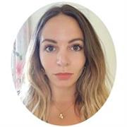 Détentrice du DSCG, master en comptabilité, et possédant 15 ans d'expérience en cabinet d'expertise comptable et entreprise
