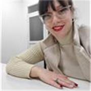 Profesora de comunicación y español ofrece clases para mejorar expresión oral y escrita