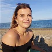 Doy clases de repaso a niños de primaria o de secundaria. Son Maestra de Educación Primaria especializada en Educación Especial. También tengo un máster y título de cambridge del b2 de inglés y el superior de catalán. No dudes en consultarme precios y dis