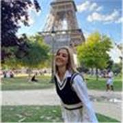 Offro lezioni private a studenti sia delle elementari, sia delle medie che del liceo per francese, storia, geografia, scienze della terra, e italiano