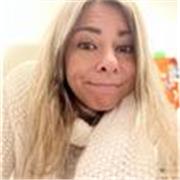 Mi offro come insegnante di Italiano per stranieri, sono una persona molto paziente e attenta ad ogni esigenza!