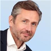 Professeur depuis 15 ans, à Londres puis en France