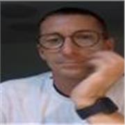 Profesor titulado en Dirección de Servicios en Restauración con más de 20 años de experiencia en hostelería. Clases personalizadas
