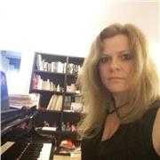 Maestra diplomata in pianoforte impartisce lezioni private