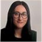 Profesora de apoyo escolar para niños y niñas extranjeros