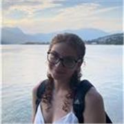 Appassionata nell'insegnare inglese, offro lezioni private personalizzate per aiutarti a migliorare le tue competenze linguistiche