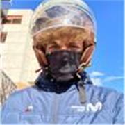 Se dan clases de matemáticas, física nivel selectividad. Además de programación básica y principios básicos d Java o C