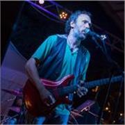 Soy músico profesional y profesor de guitarra para todos los niveles.