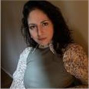 Filmemacherin (Diplom in Regie und Drehbuch) bietet Film- und Storytelling-Unterricht für Anfänger:innen an