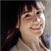 Diplomata al Liceo Classico e Laureanda in Medicina e Chirurgia, disponibile per anatomia, scienze, greco, latino, italiano