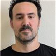 Profesor de baloncesto apto para todos los niveles y edades.