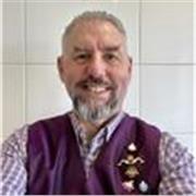 Experienced computer science expert with 40 years of knowledge 