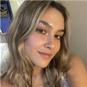 Profesora de francés que imparte clases para todas las edades