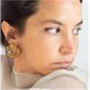 Profesora de arte y comunicación apta para todos los niveles y para todas las edades.