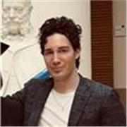 Laureato in marketing e comunicazione e con 3 anni di esperienza nel mondo del lavoro, offro lezioni private di italiano