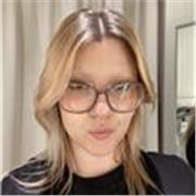 Soy estudiante de Pedagogía con vocación por la enseñanza de idiomas, como el castellano, el catalán y el inglés.