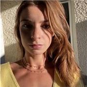 Ancienne élève du conservatoire de musique donne cours de piano de débutants à expérimentés, méthodologie adaptée, personnalisée.