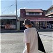 I’m a Chinese native speaker and an English major, have worked as a teacher for 3 years