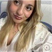 Profesora de inglés imparte clases para todas las todas las edades