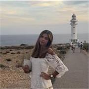 Tengo paciencia y vocación, soy alegre e implicada. Quiero dar clases de matemáticas, inglés, lengua, etc a los que lo necesiten