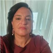 Docente di musica dà lezioni di pianoforte tastiera e solfeggio a domicilio e non. Entusiasta e simpatica ma con molta professionalità e molta esperienza