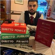 Neolaureato in Giurisprudenza con votazione finale di 104/110, iscritto presso il COA di Roma per la pratica forense con già 6 mesi di esperienza sul campo come praticante avvocato, nonché conciliatore sindacale già abilitato
