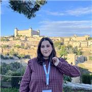 Estudiante de psicología con habilidades para niños con necesidades especiales