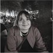 Étudiante en littérature et linguistique anglaise, donne des cours d'anglais, cours de littérature, possible en ligne