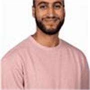 910/990 TOEIC, Niveau d’anglais excellent, langue bien maitrisé.