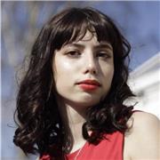 Insegnante giovane e dinamica con ottima preparazione della lingua inglese con approfondimenti all’estero