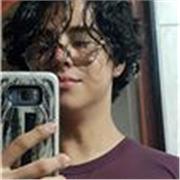Estudiante de Inglés con muchas ganas de compartir su aprendizaje desde pequeño con otros alumnos jóvenes y niños
