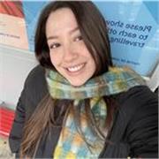 Profesora estudiante de cuarto año de ingeniería en diseño industrial.