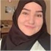 Ich bin Yasemin (24), Psychologie-Studentin, Lehrerin in der Moschee, Ehrenamtlerin in der Wohltätigkeit 