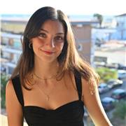Graduada en Educación Primaria con mención en Lengua Inglesa y experiencia en clases particulares desde 2020.
