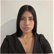Me defino como una joven de 20 años, responsable, cercana y con muchas ganas de enseñar y ayudar a los niños en su aprendizaje.