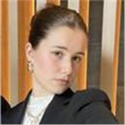 Profesora de clases de cualquier asignatura de la rama de ciencias como: matemáticas, biología, química o física.