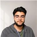 Her yaştan öğrenciye ders veren İngilizce öğretmeni