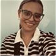 Me defino como responsable, paciente y cercana. Daré clases a alumnos de primaria, adaptándome a sus necesidades.