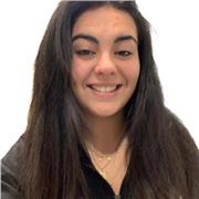 Profesora de inglés imparte la asignatura a todas las edades