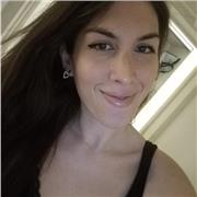Profesora de diseño gráfico imparte clases de Photoshop e Illustrator