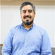 Maestro de matemáticas con experiencia en clases presenciales y en línea. Experto en exámenes estandarizados y en IBO