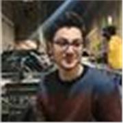 Studente universitario da ripetizioni a studenti di scuole superiori, medie ed elementari