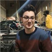 Studente universitario da ripetizioni a studenti di scuole superiori, medie ed elementari