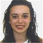 Profesora de biología a alumnos de primaria y la ESO