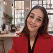 Tutor di inglese Gen Z con un ottimo approccio a bambini e preadolescenti