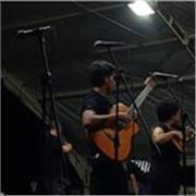 Profesor de guitarra y técnica con formación y experiencia en música andina y guitarra clásica