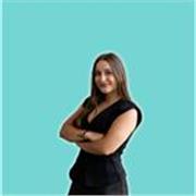 Soy Economista, y creo que aunque no sea mi campo puedo intentar ayudar a niños a superar las mates. Soy motivacional y responsabl