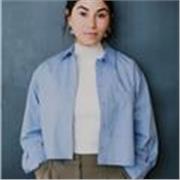 Sólida experiencia en producción cultural, contenidos de audio y documentación digital.