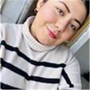 Joven con experiencia del habla Inglés americano, mi trabajo del dia à dia hablar inglés con los clientes.
