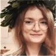 Sono una studentessa magistrale in Fisica, laureata a pieni voti e con anni di esperienza nelle ripetizioni. Impartisco lezioni online di fisica per aiutare le studentesse e gli studenti nello studio di questa materia. 